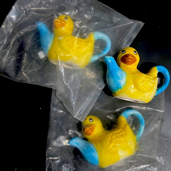 Vintage Red Rose Tea Pot Figurines - 5 pieces - Picture 2 of 5